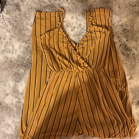 Romper - Picture 2 of 3